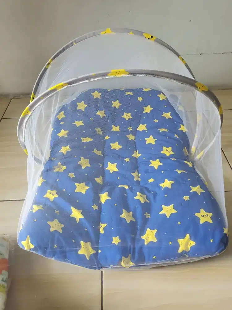Kasur bayi lipat dengan kelambu