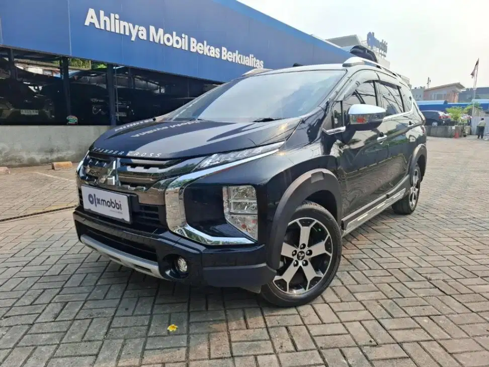 KM Rendah - Mitsubishi Xpander 1.5 Cross Premium Package Bensin-AT