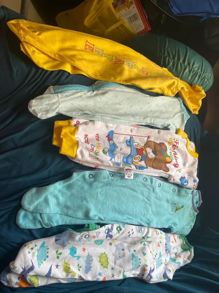 Baju bayi lahir sampai 6 bulan