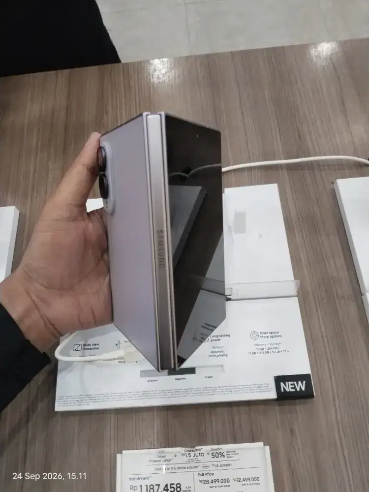 SAMSUNG ZFOLD8 12/256 free buds FE Rp. 26.599.000;