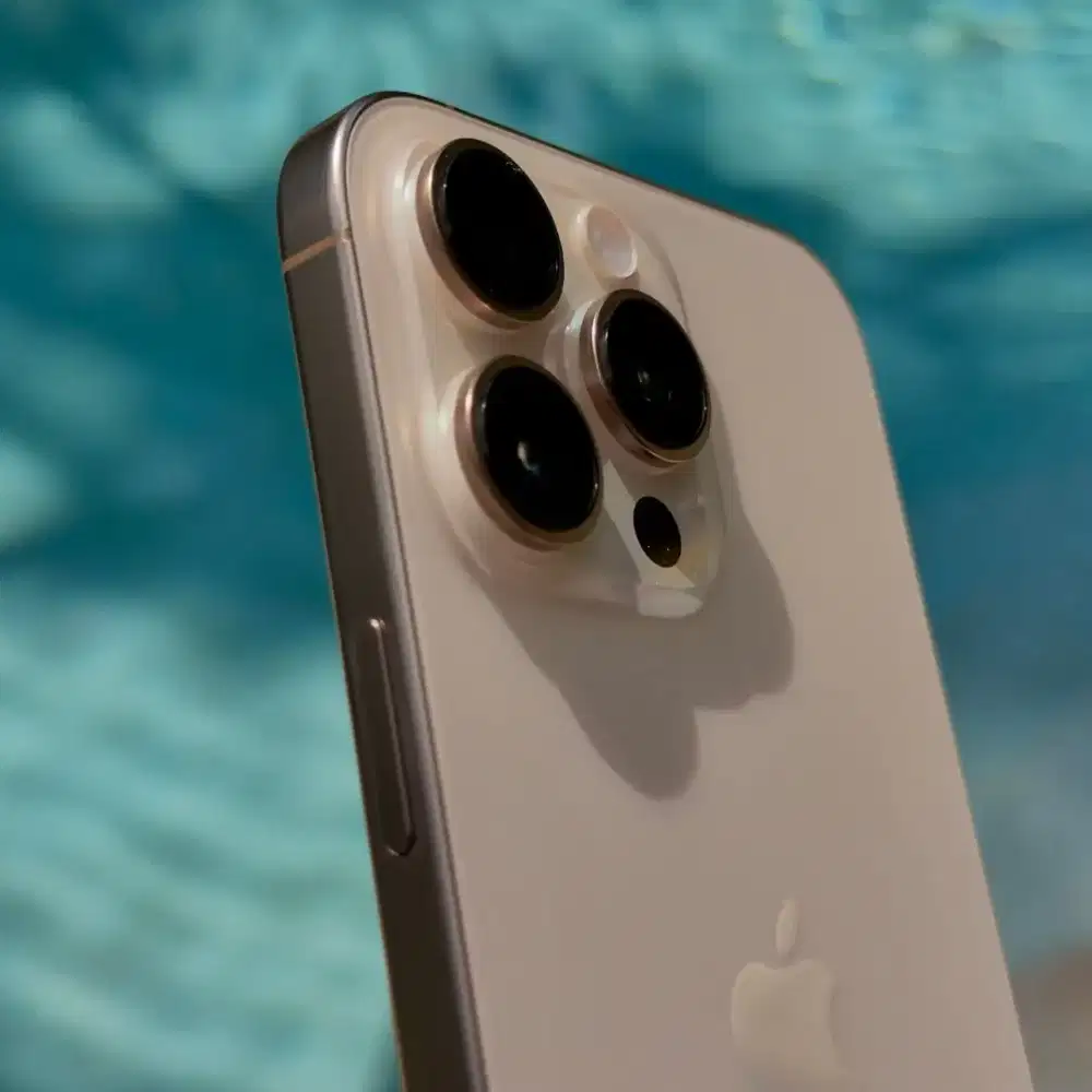 iPhone 16 pro desert titanium