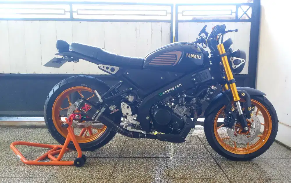 DIJUAL YAMAHA XSR 155 BLACK GOLD TAHUN 2023