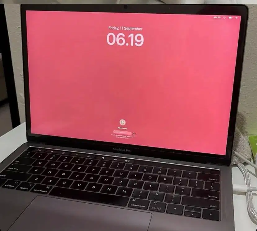 JUAL MacBook Pro 13 2019