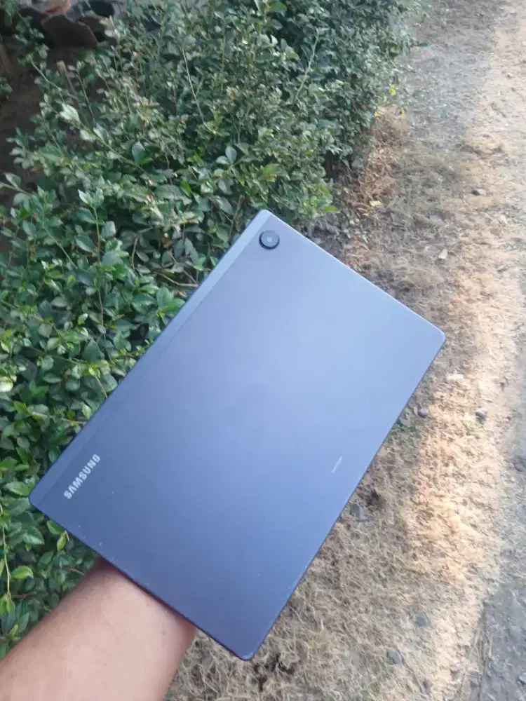 Samsung Galaxy Tab A8 10,5 Inchi. Ram 3/32 GB. Kondisi Siap Pakai