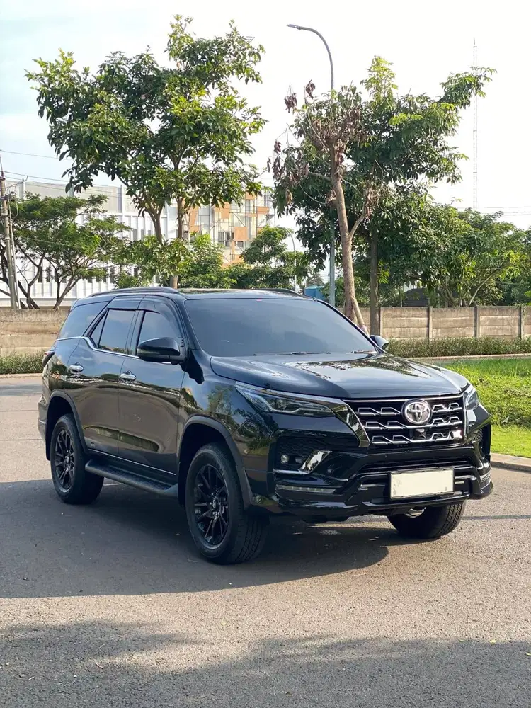 Fortuner 2.8 GR Sport 2024 Putih bu fortuner Gr-sport SBY 2023/2025