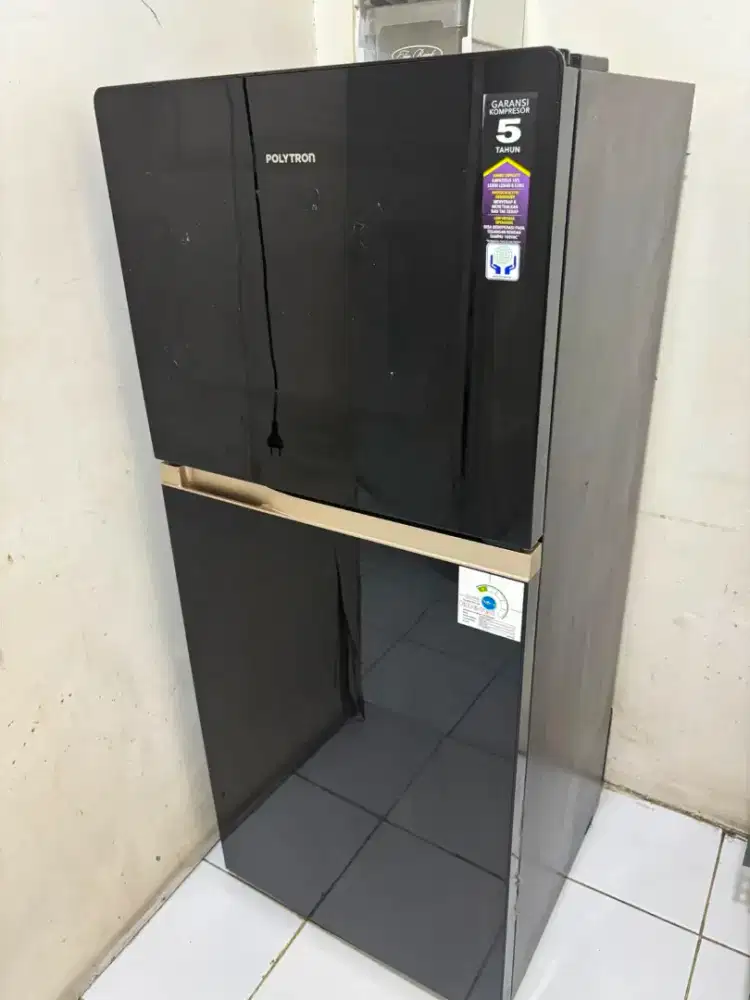 Kulkas 2 pintu polytron