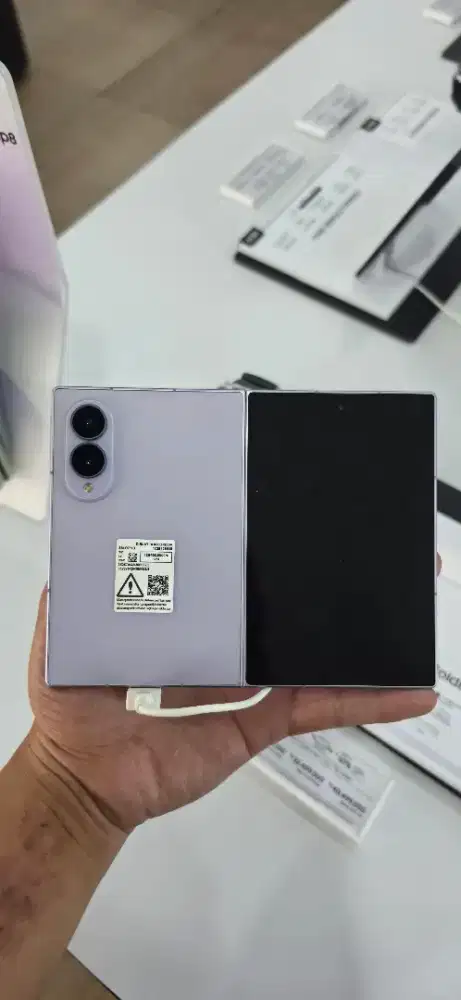 SAMSUNG GALAXY Z FOLD 8