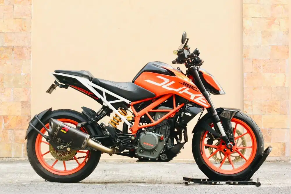 KTM Duke 390 ABS like new Z650 ninja 650 Himalaya er6n er6f 650