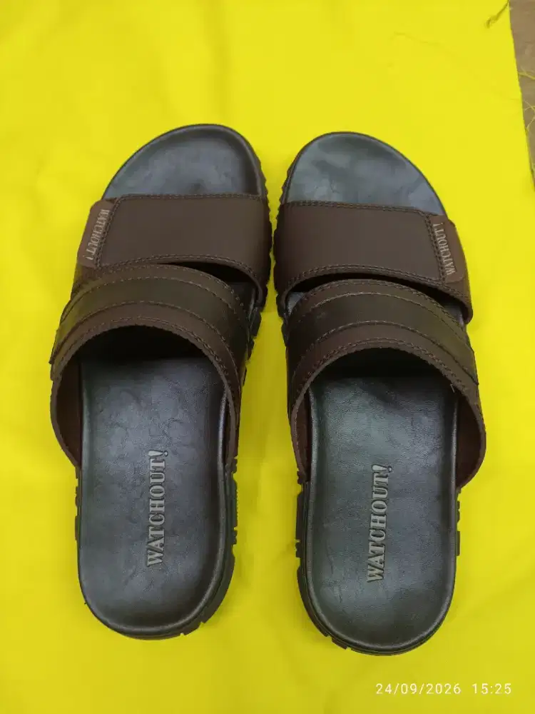 Sandal wakchout