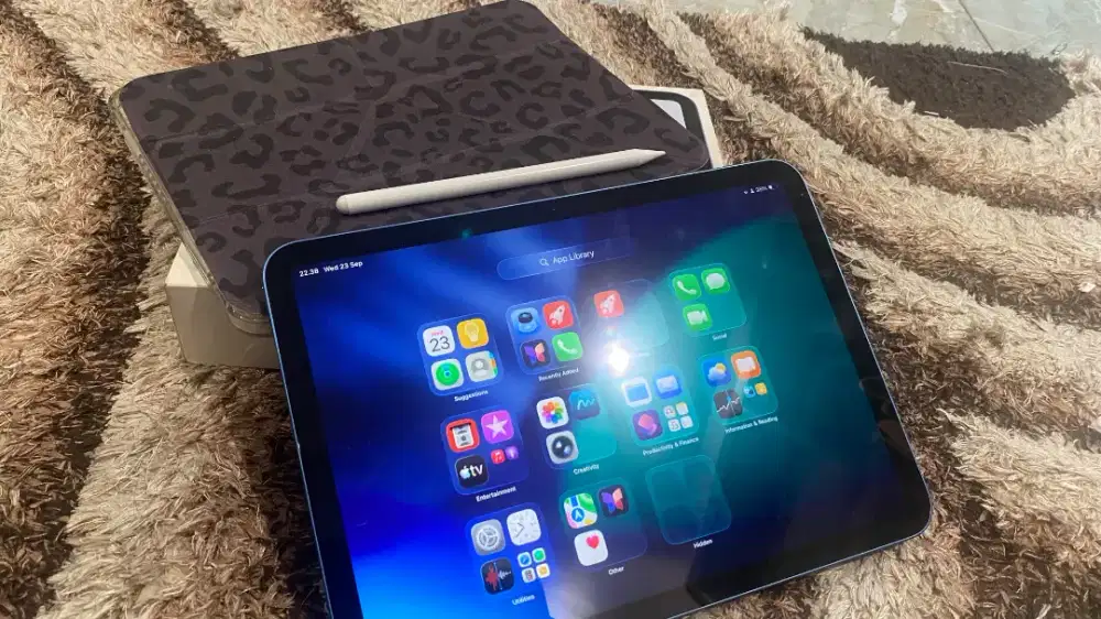 iPad Gen 10 Blue