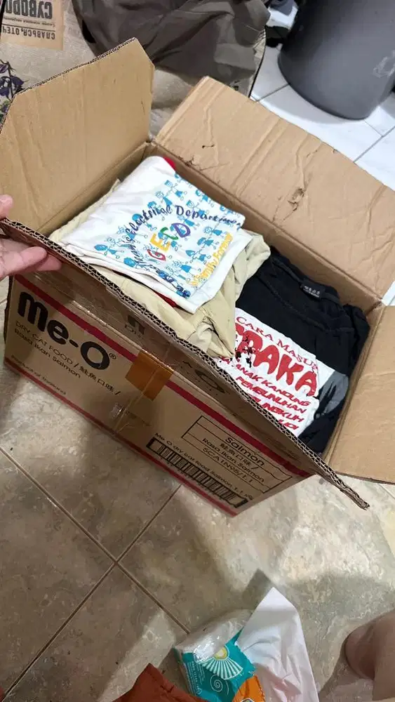 Kaos Pria Ukuran M dan L