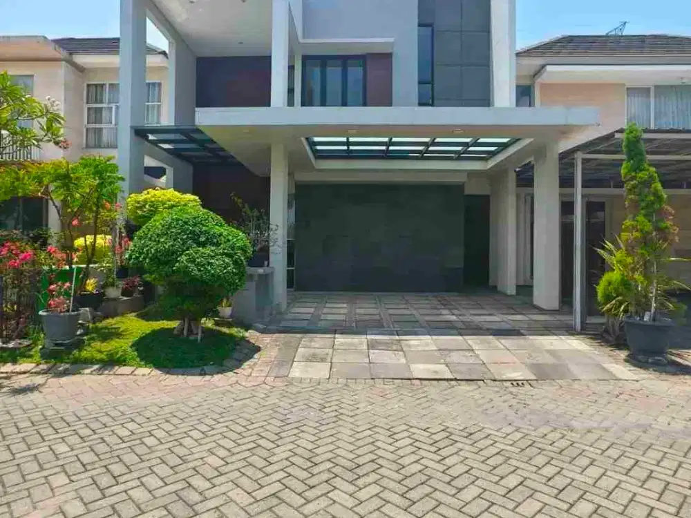 Royal Residence Rumah Minimalis 3 Lantai Kondisi Bagus Terawat .Wiyung -  Surabaya Barat.
