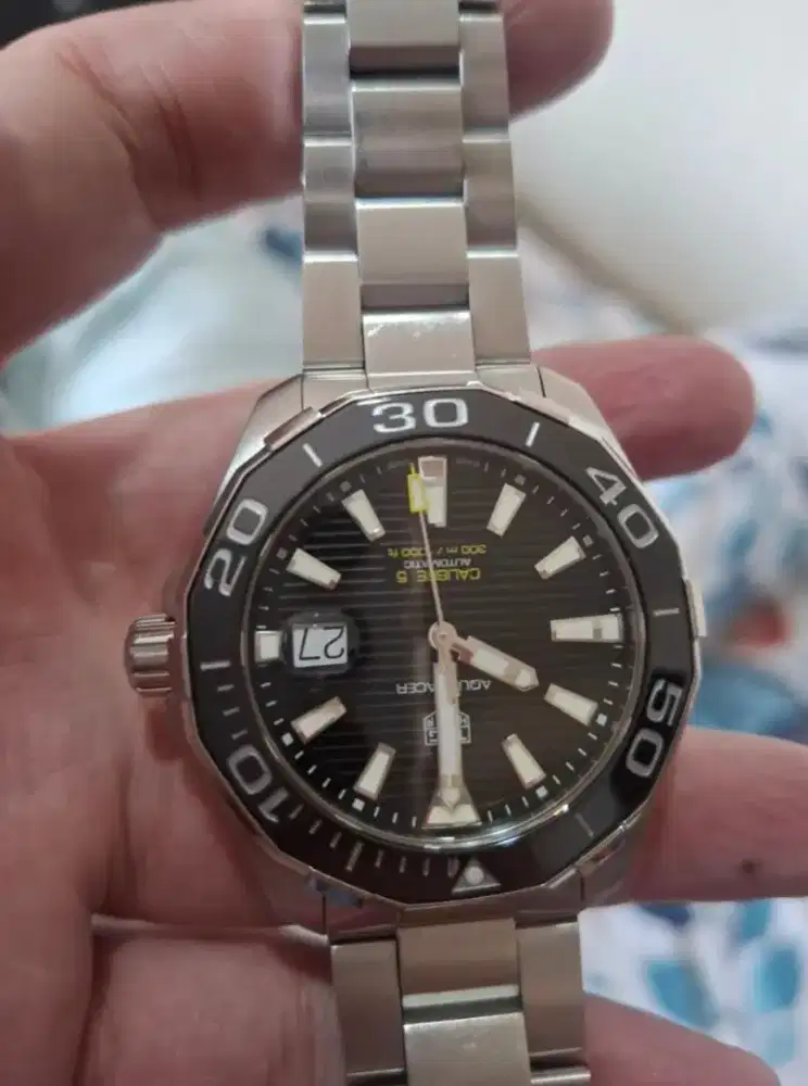 Tag Heuer Aqua racer.
Automatic 43mm.
Ceramic bezel.