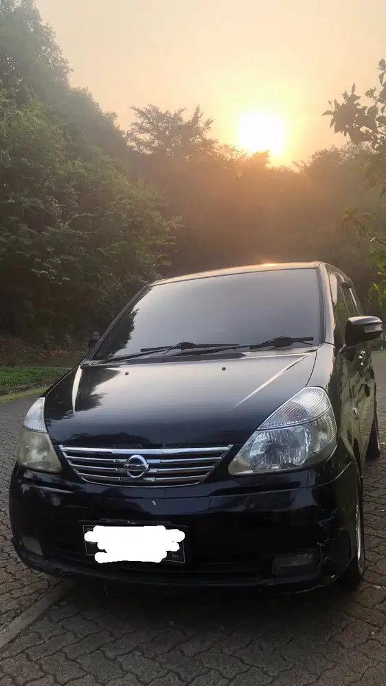 Jual mobil Nissan Serena c24 HWS 2005