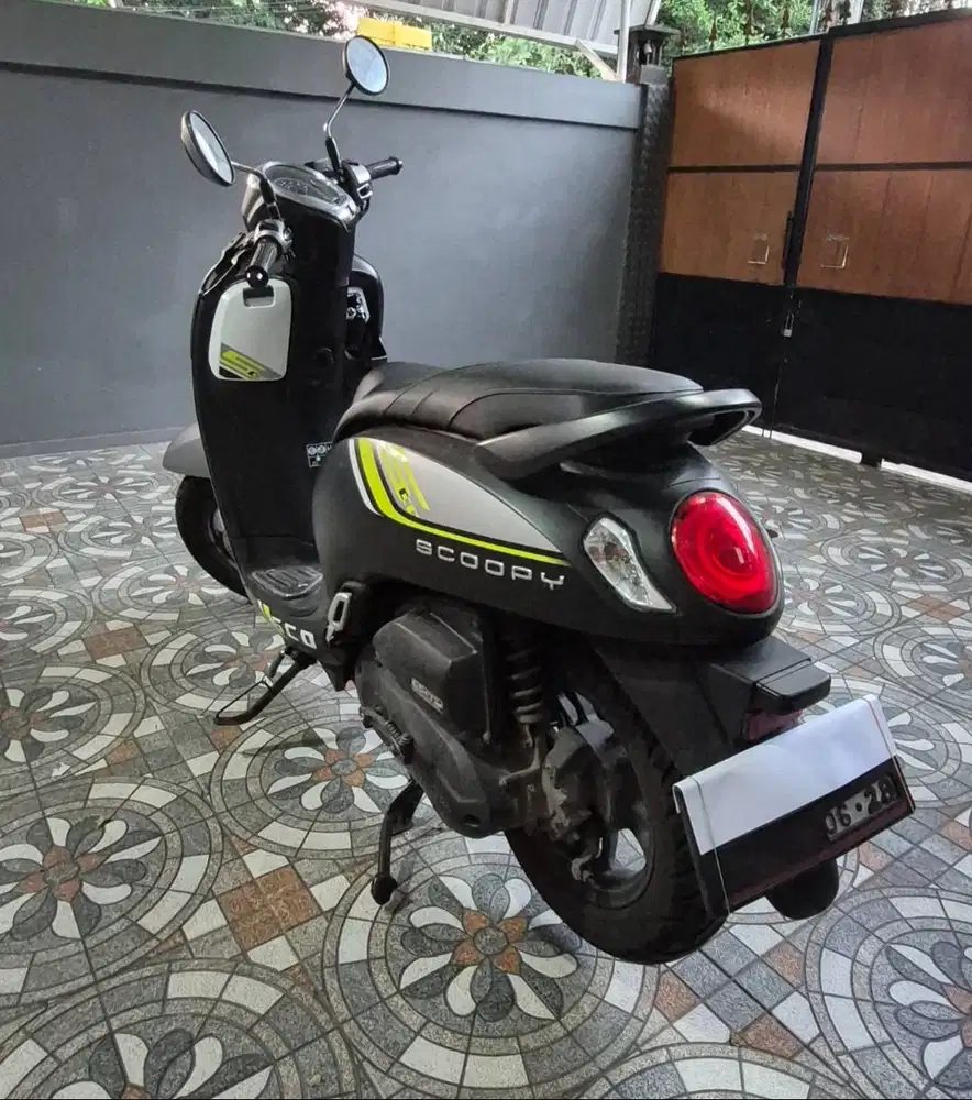 SCOOPY SPORTY HITAM SILVER 2023, DK BALI, PEMILIK I PAKAI BARU 6000 KM