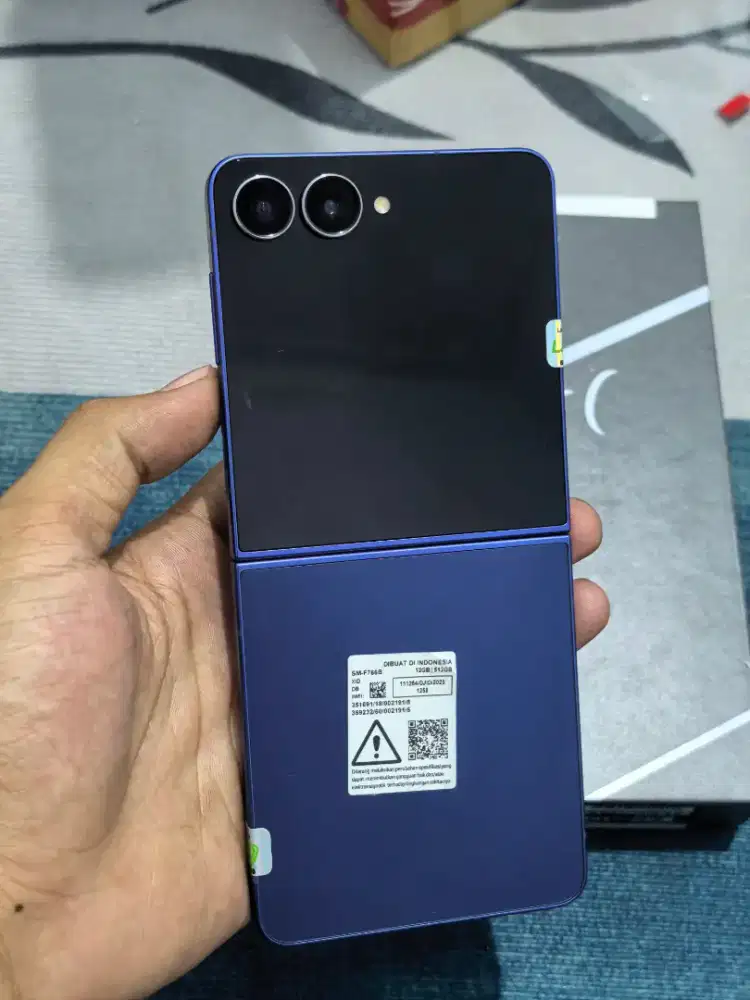 Samsung Galaxy Z flip 7 12/512