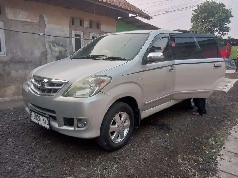 Toyota Avanza 2010 Bensin