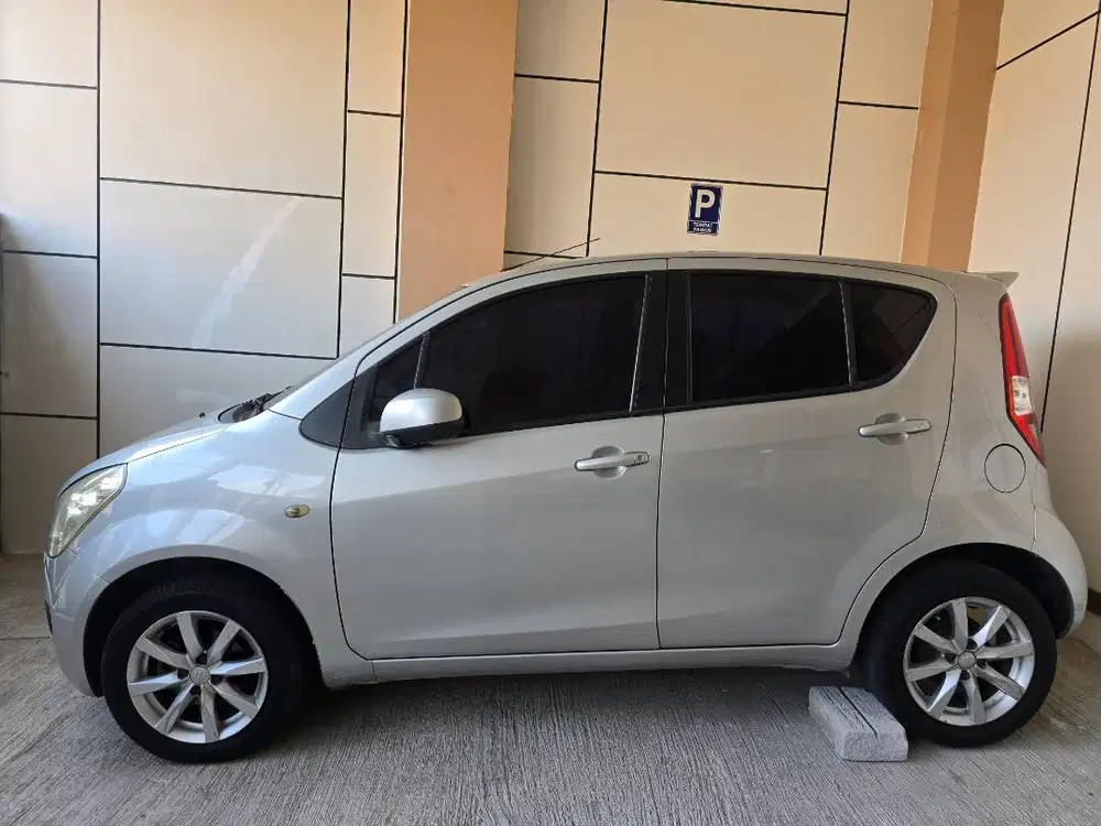 Mobil suzuki splash 2010 MT