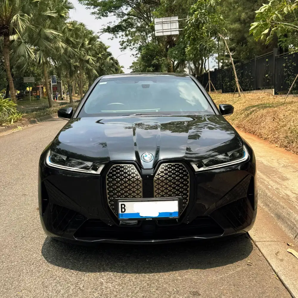 [Km14RB] BMW iX EV xDrive40 2026 Hitam Nik 2024