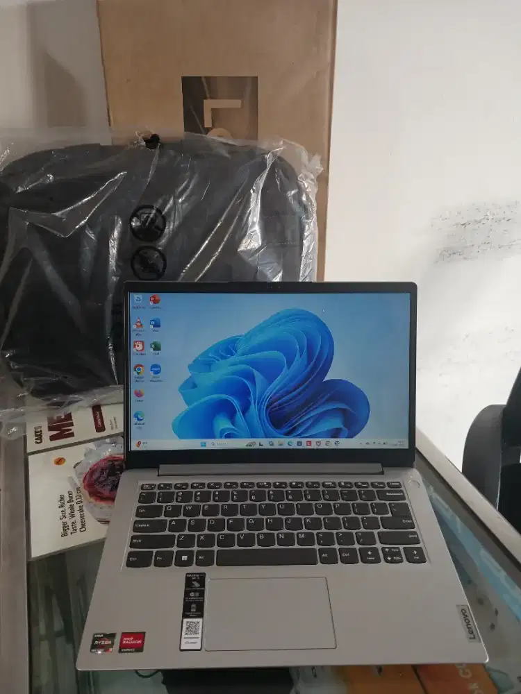 Laptop Lenovo Ideapad Slim 1 Ryzen 3 7320U Ram 8 Ssd 512 Fullset