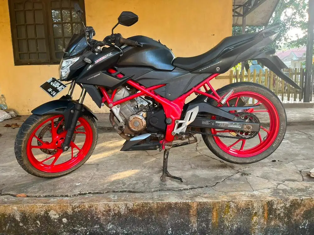 Jual CB150R 2016 Surat Lengkap Siap Jalan Jauh