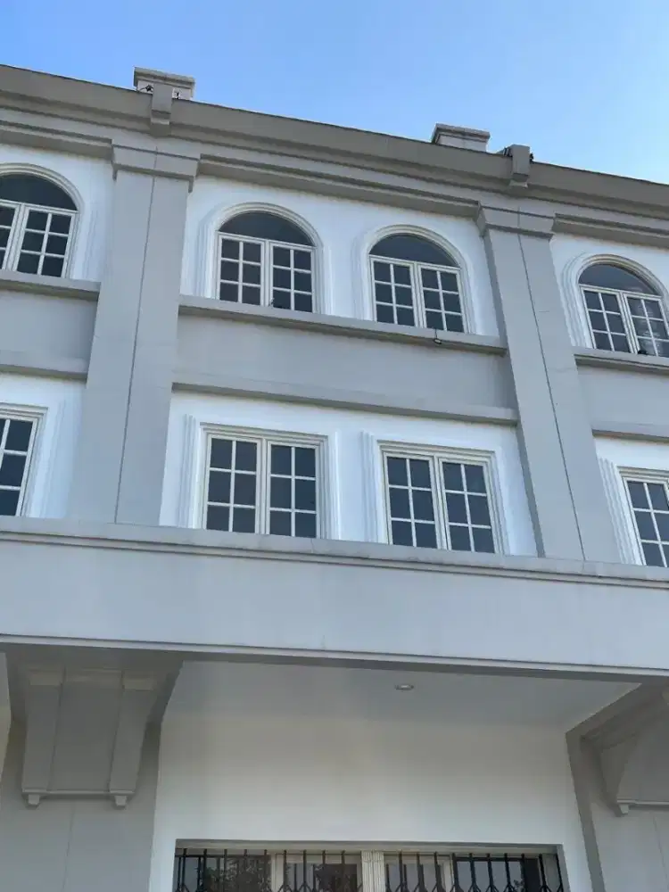Dijual Ruko Baru, 3 Lantai di Podomoro Park - Siap pakai Usaha