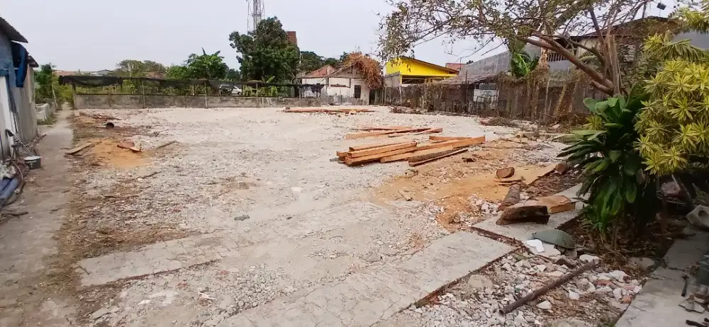 Disewakan lahan kosong tanah padat cocok utk workshop ..carpool Bektim