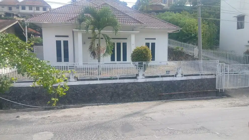 Dijual Villa baru renovasi cocok untuk penginapan