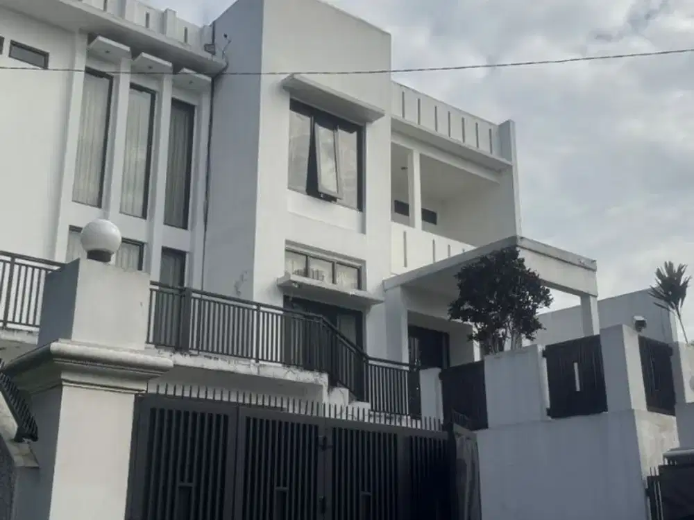 DIJUAL RUMAH LUAS NUANSA VILLA NYAMAN SEJUK SETIABUDI BANDUNG