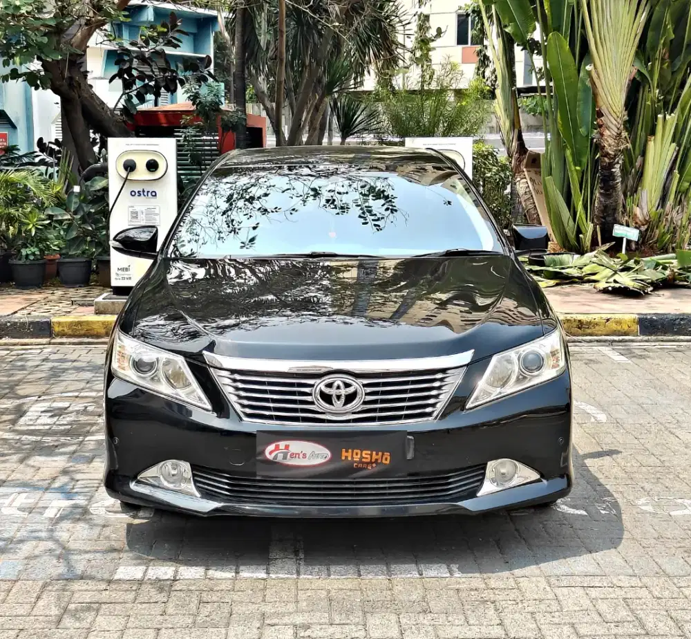 DP 10jt TOYOTA CAMRY V 2013 HITAM KM LOW