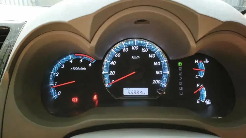 Low KM Fortuner 2013 G Matic