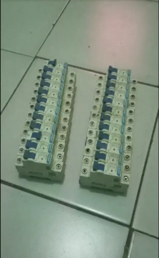 Jual MCB merk CHNT 32 amper