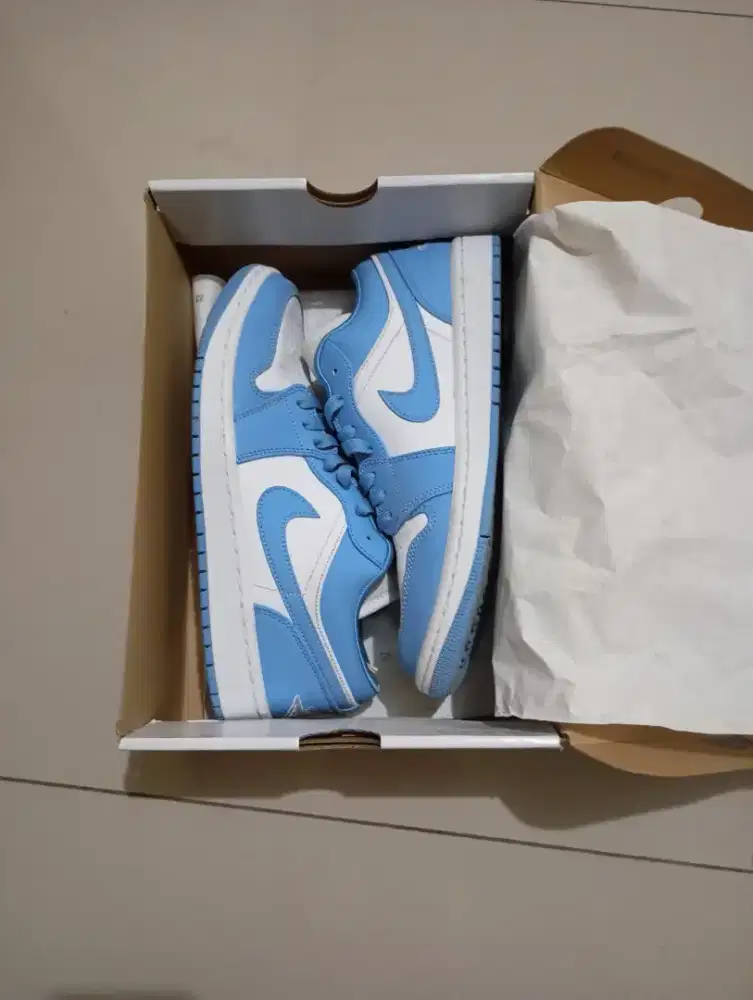 AIR JORDAN LOW UNC