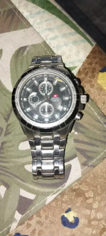 JAM TANGAN SWISS ARMY – CHRONOGRAPH – STAINLESS STEEL