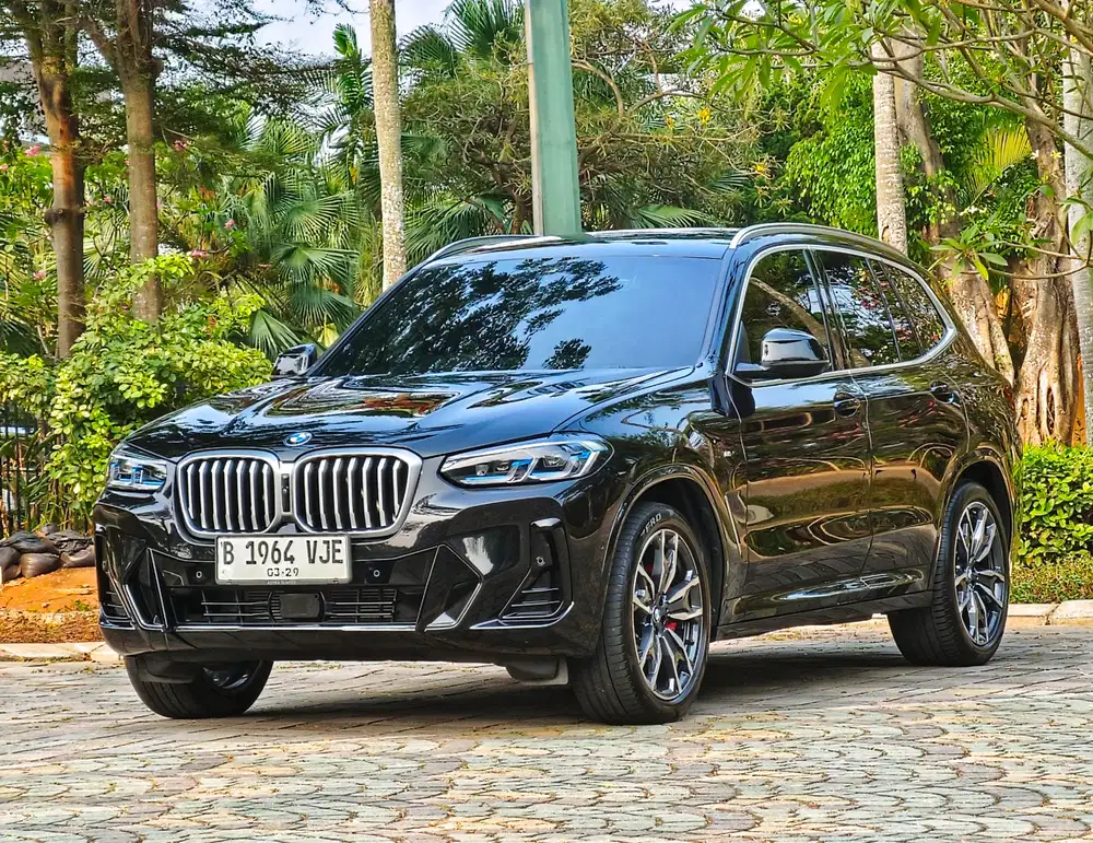 BMW X3 xDrive 30i 2023 (18000 ml) Hitam