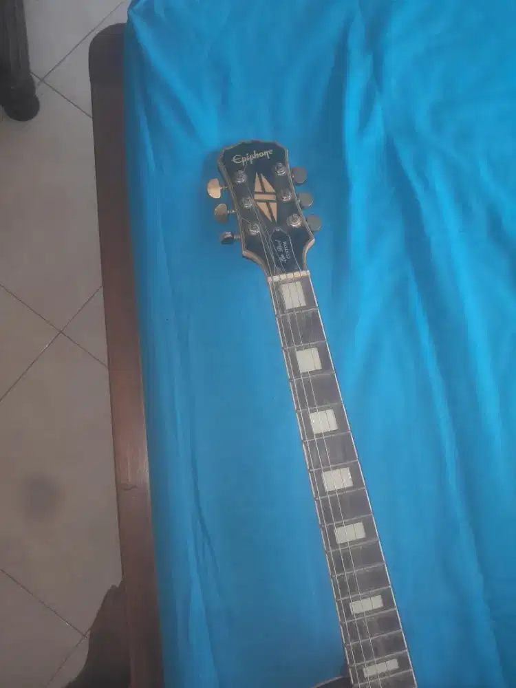 EPHIPHONE LES PAUL CUSTOM
