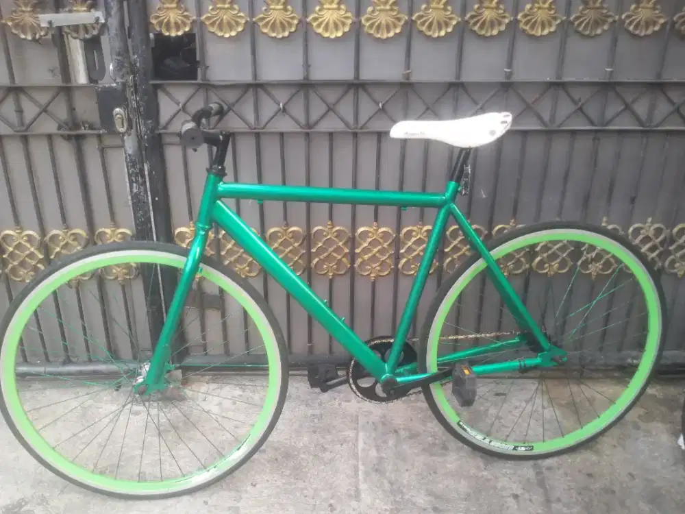 Sepeda fixie hijau