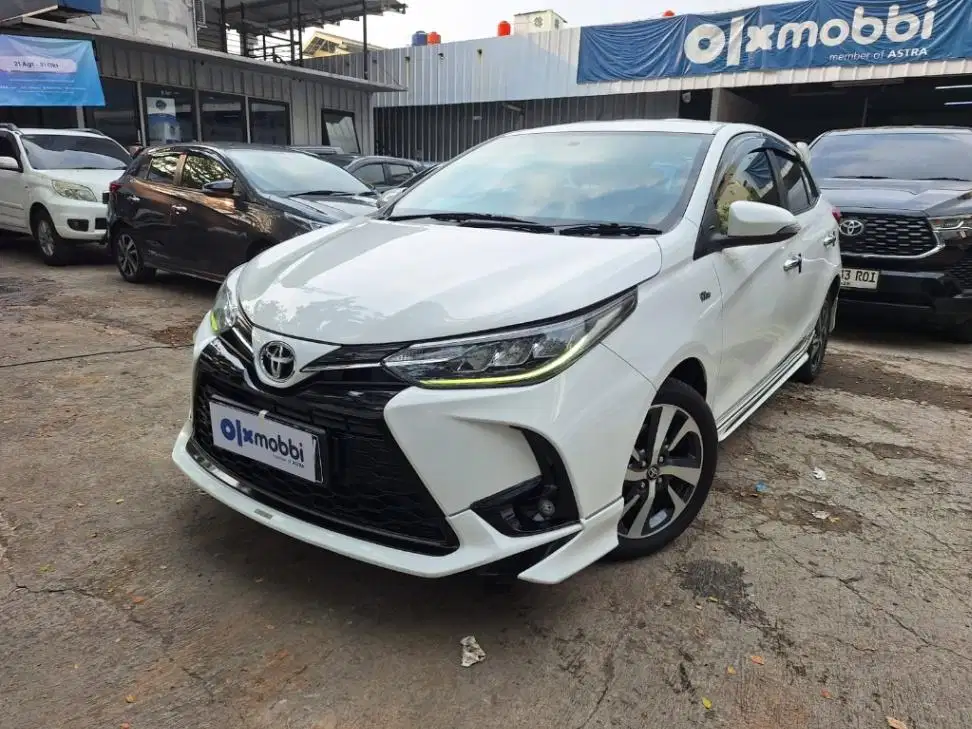 LOW DP Toyota Yaris 1.5 S GR Sport Bensin-AT 2022 AJY
