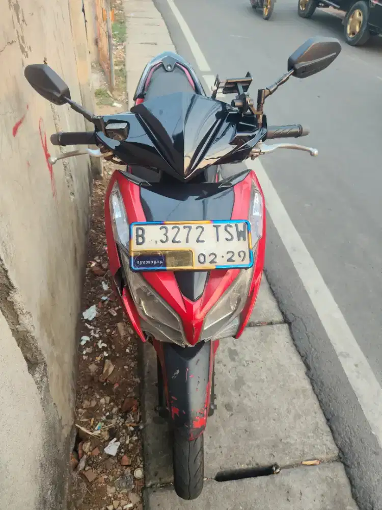 Vario 125 kzr merah
