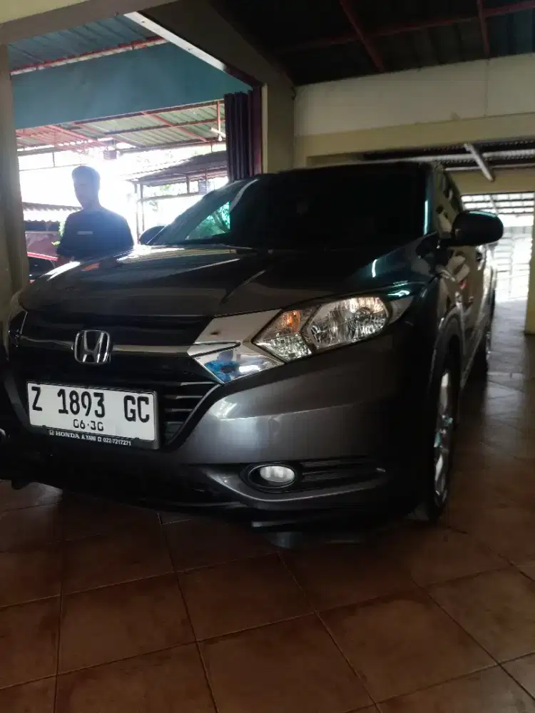 Bismillah numpang jual honda HR-V manual no Z. Abu2 2015.