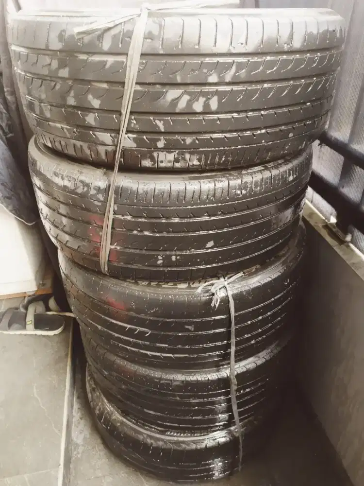 Jual ban lengkap 4 pcs yokohama bluearth RV2 245/45/r19 + 1Bridgestone