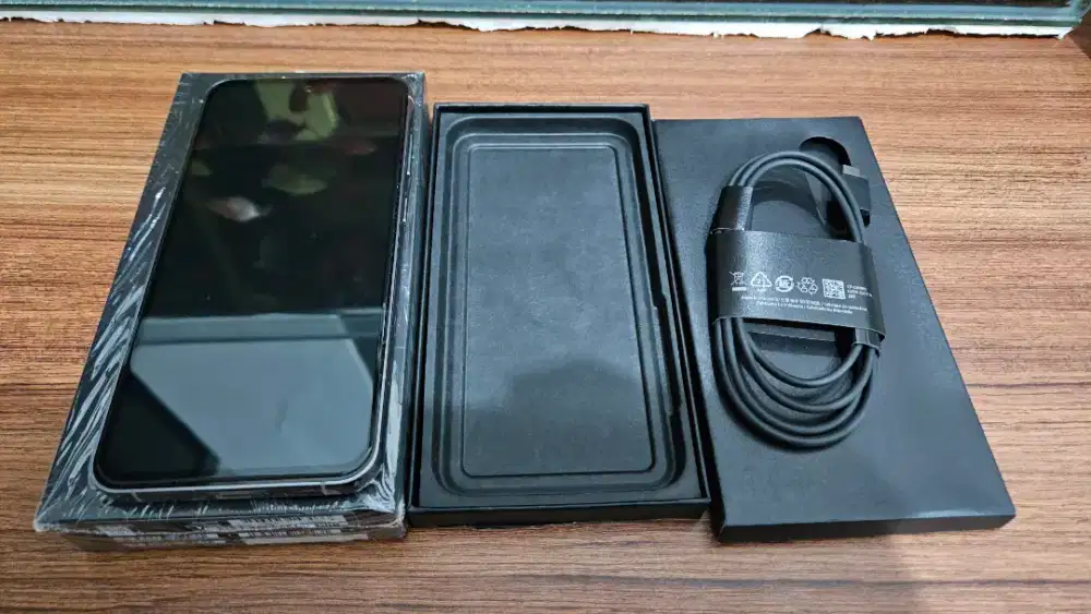 Samsung S23 FE 5G 8/256GB Graphite – Mulus, Fullset, Siap Pakai