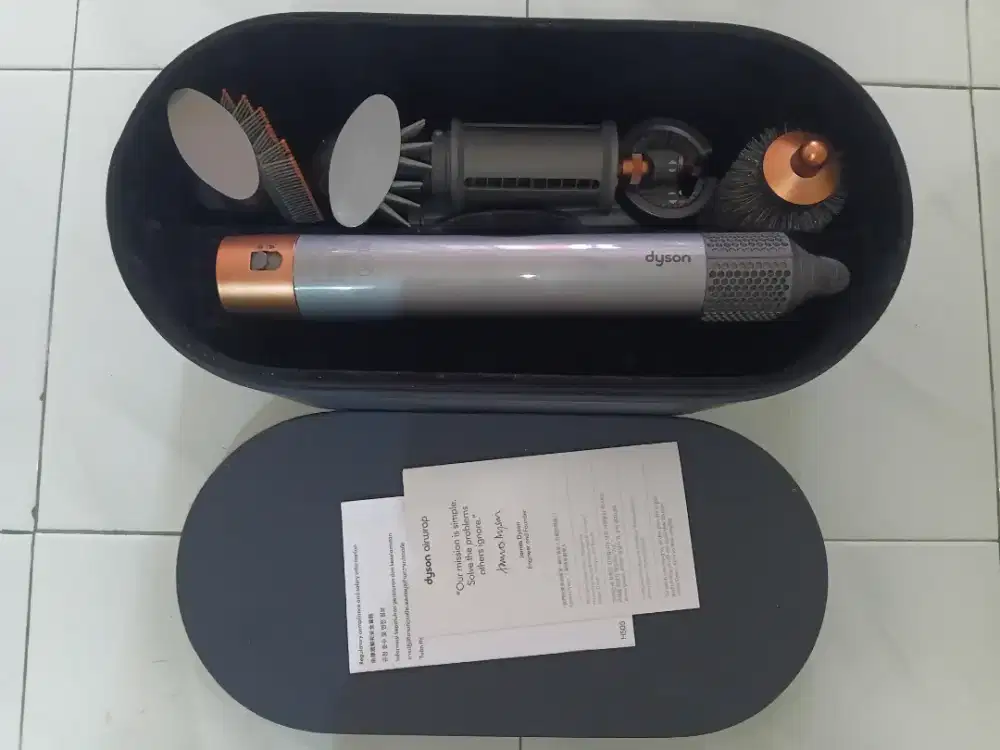 Dyson airwrap hs05