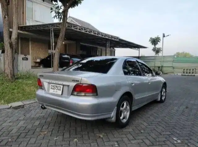Mitsubishi GALANT HIU ST AT MATIC 1998