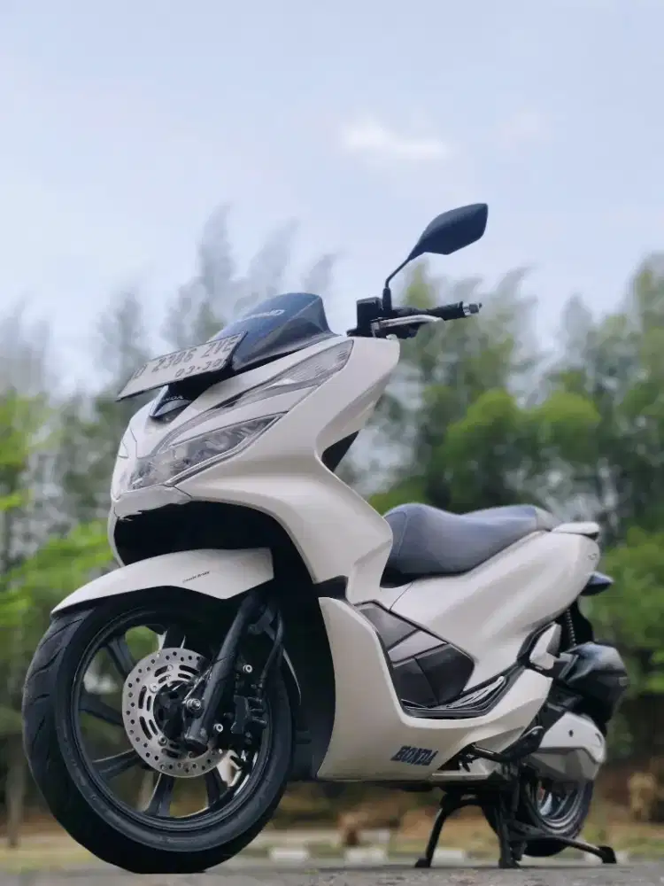Honda PCX 150' 2018 White Pearl