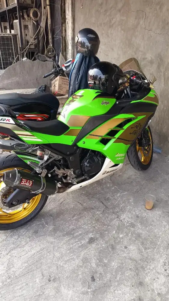 Kawasaki ninja 250FI tahun 2012