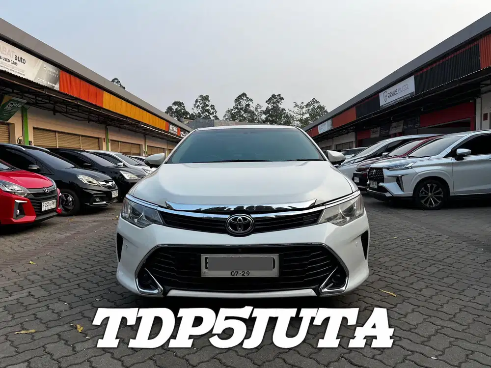 TOYOTA CAMRY 2.5 V AT 2014 WHITE