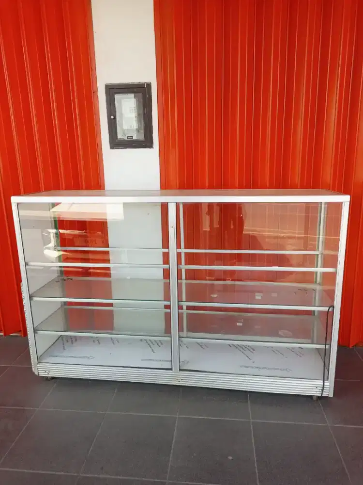 Etalase panjang 2 Meter