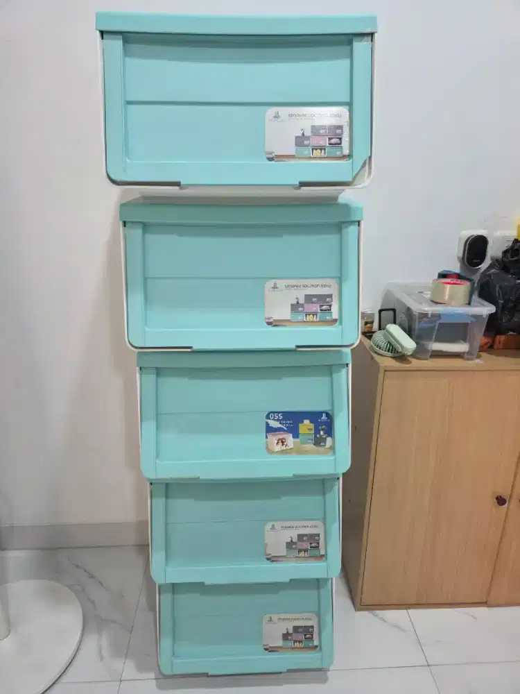 Kotak penyimpanan susun container box mainan olymplast