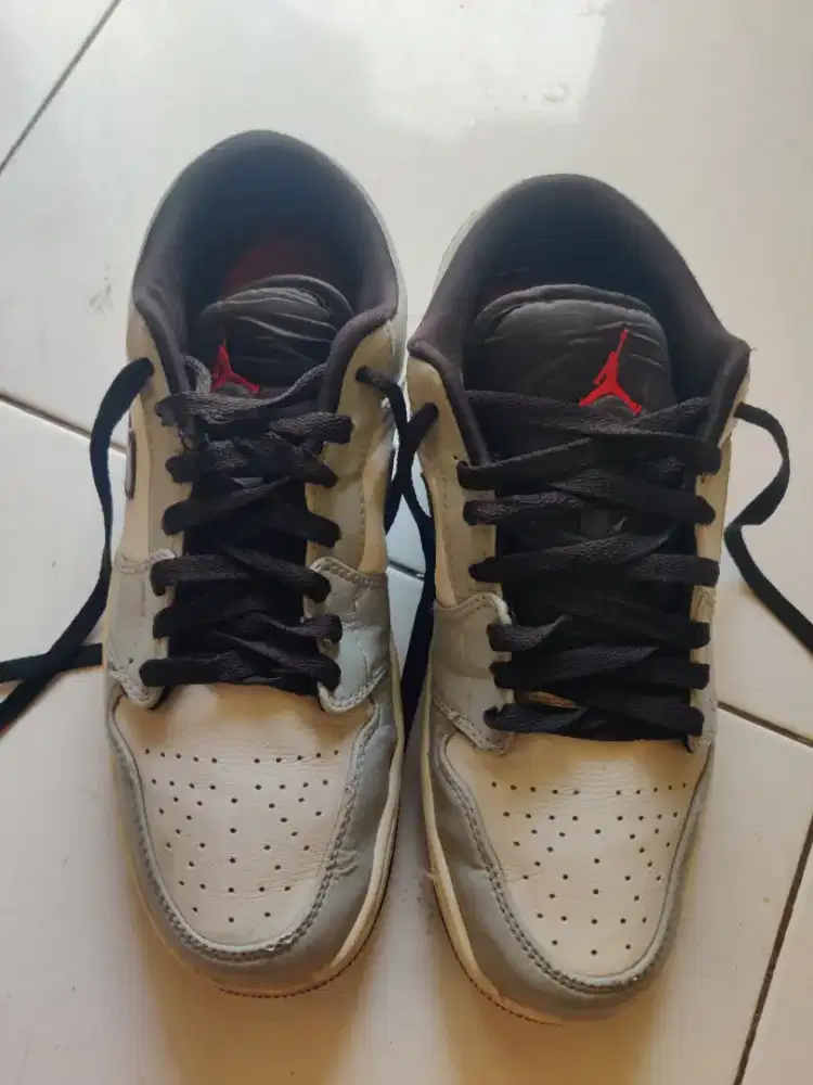 Sepatu Sneaker Air Jordan Low Light Smoke Grey 2nd